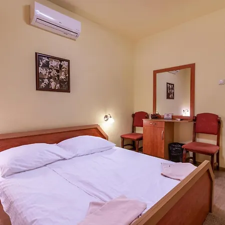 Bed & Breakfast Kisduna Etterem-panzio *