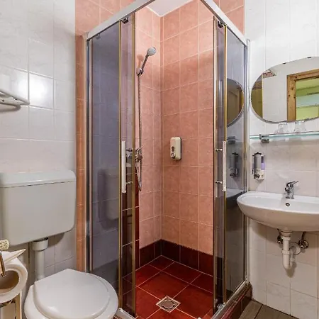 Kisduna Etterem-panzio Bed & Breakfast *