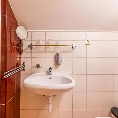 Kisduna Etterem-panzio Bed & Breakfast